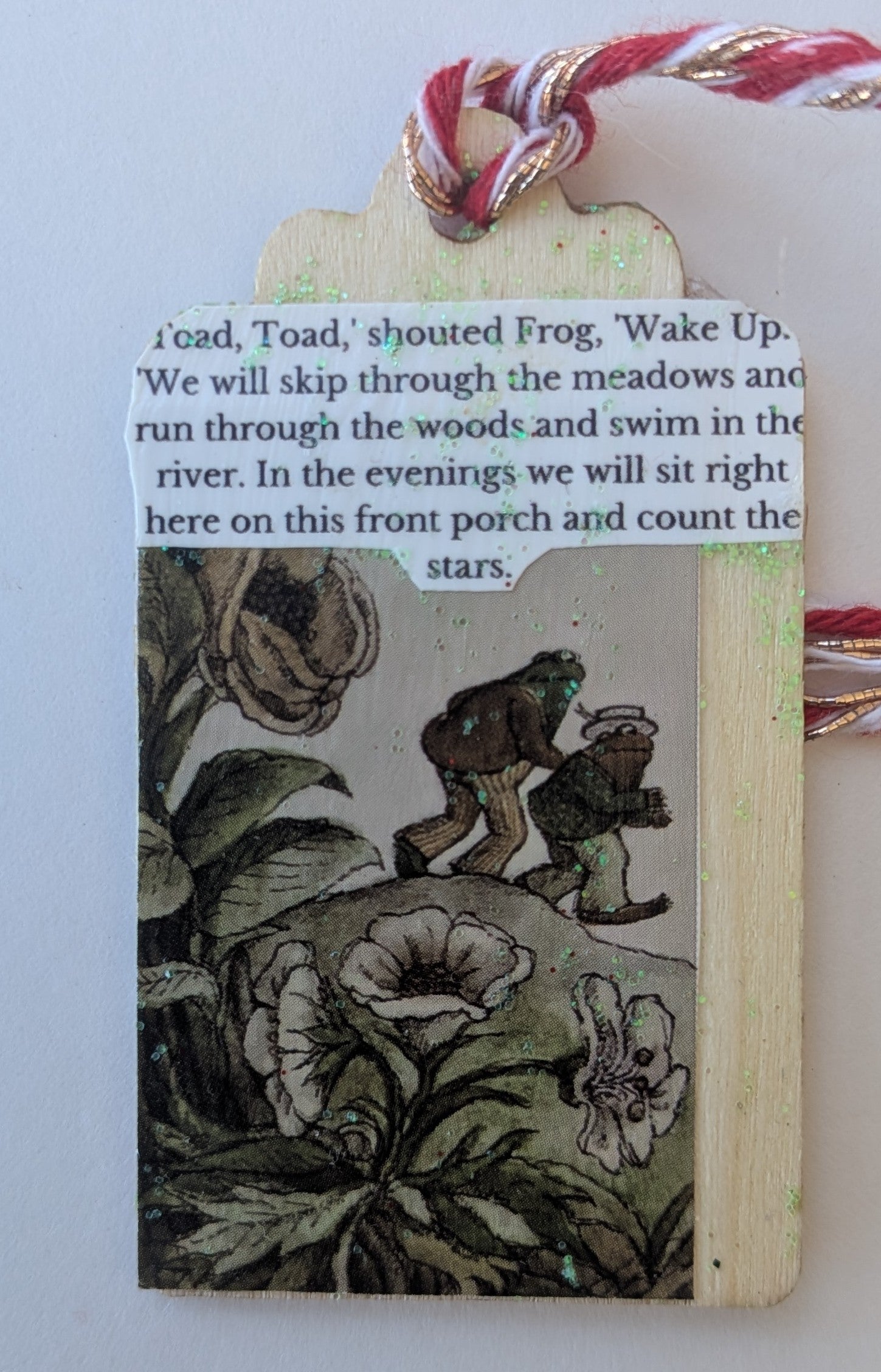 Frog and Toad Wooden Gift Tag 1.5"x2.7"
