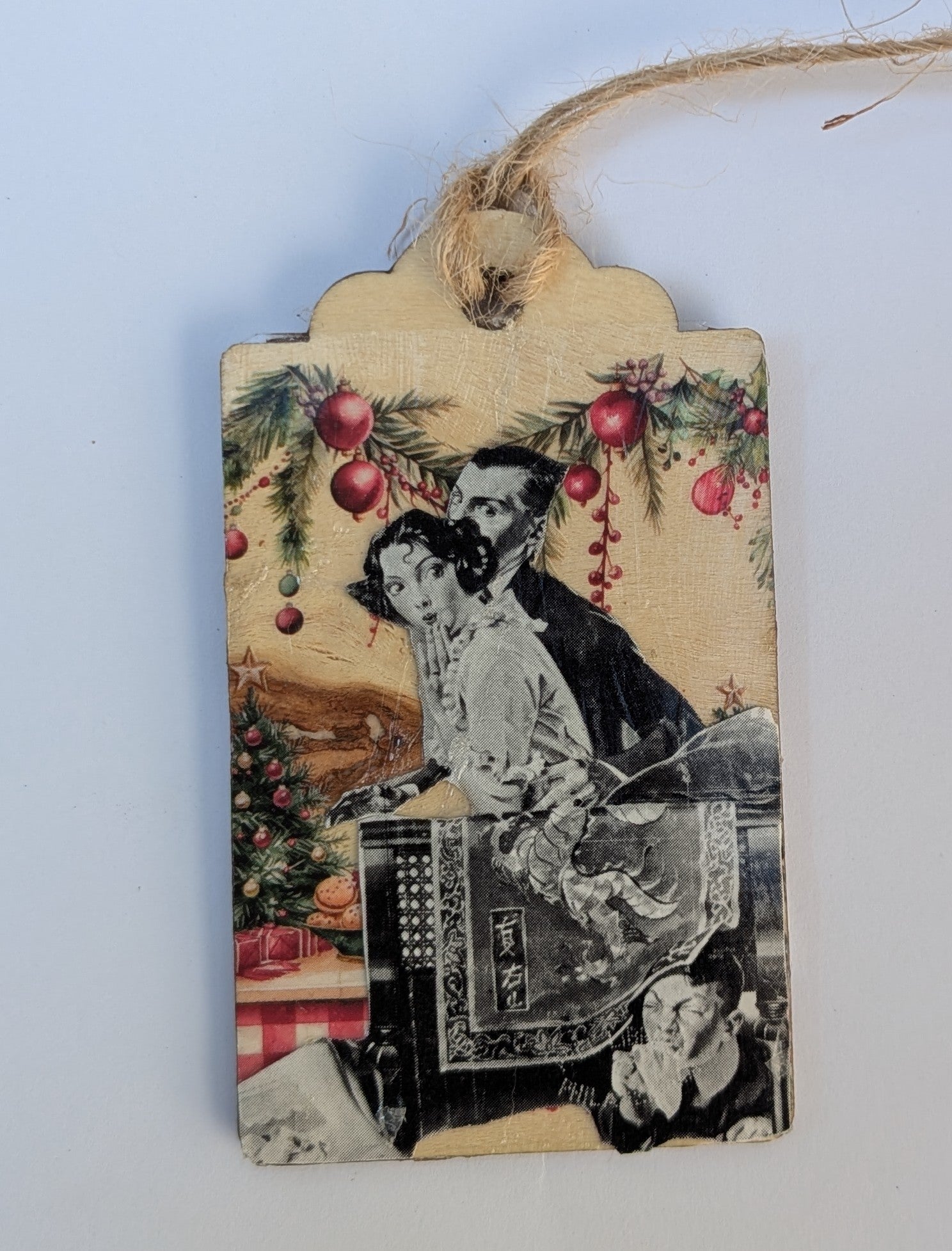 Norman Rockwell Wooden Gift Tag 2"x3"
